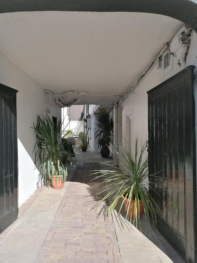 ליים ריג'יס The Royal Lion Hotel מראה חיצוני תמונה